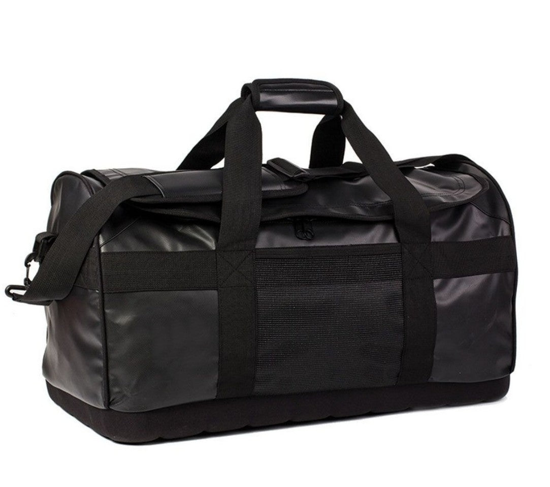 Water Resistant Traveling Duffle Bags